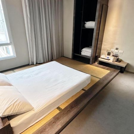 Kiwi Express Hotel-Taichung Station II Luaran gambar