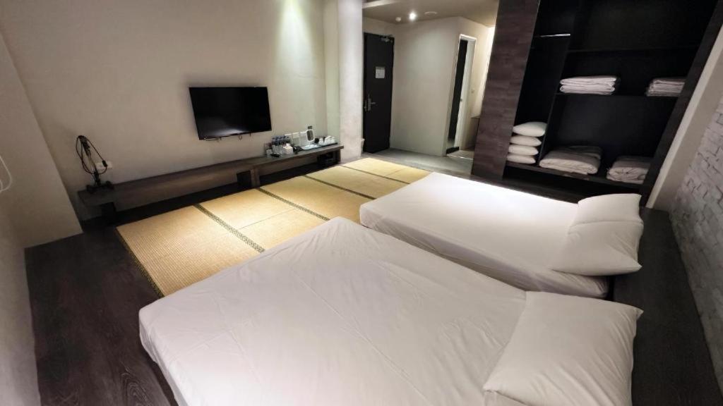 Kiwi Express Hotel-Taichung Station II Luaran gambar