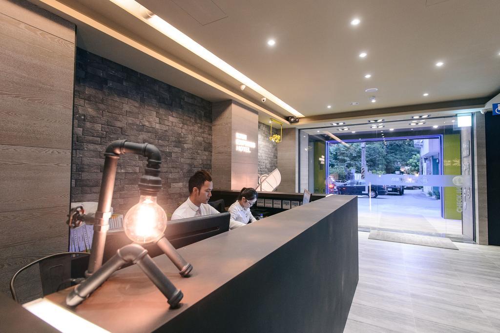 Kiwi Express Hotel-Taichung Station II Luaran gambar