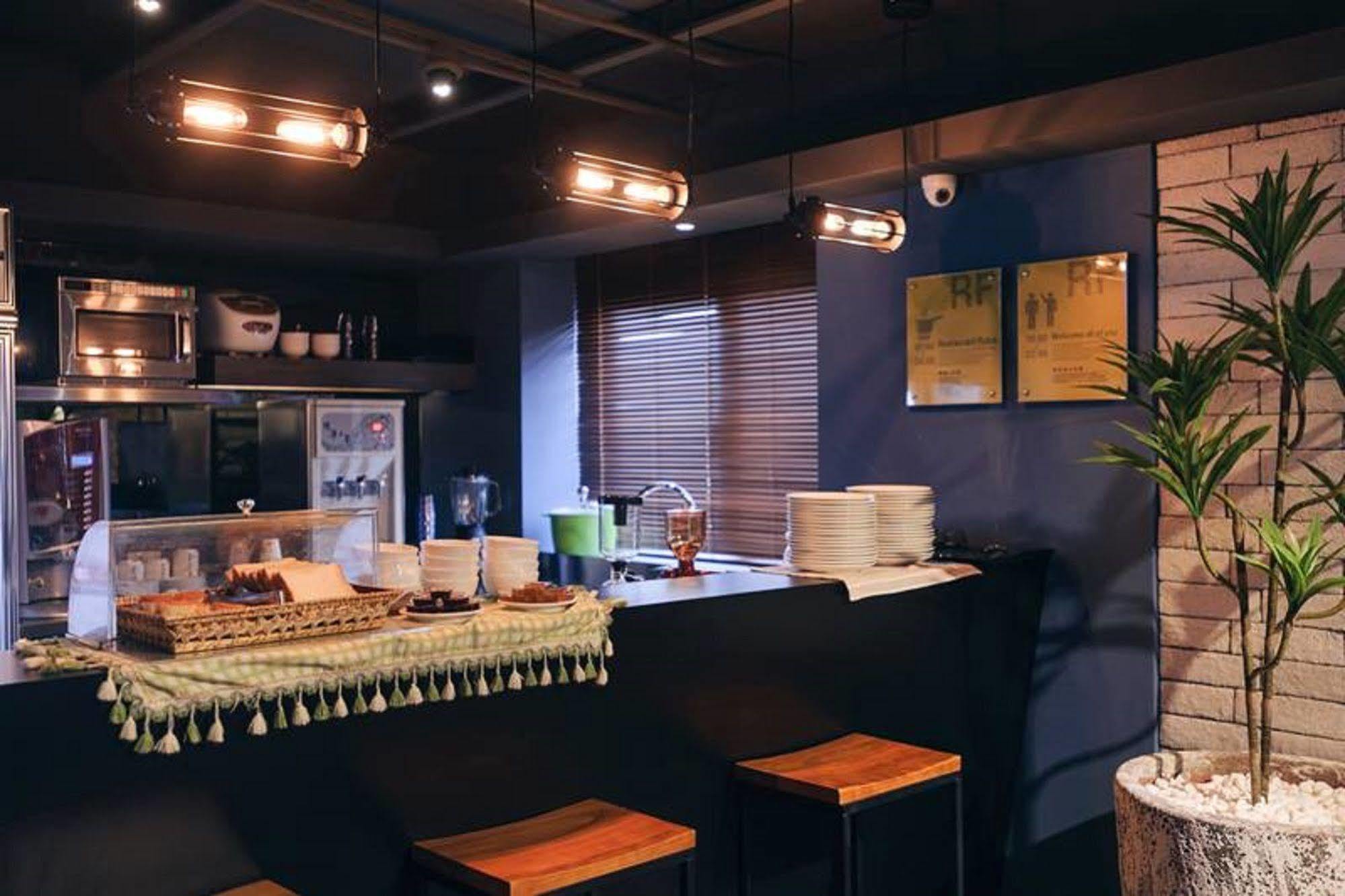 Kiwi Express Hotel-Taichung Station II Luaran gambar