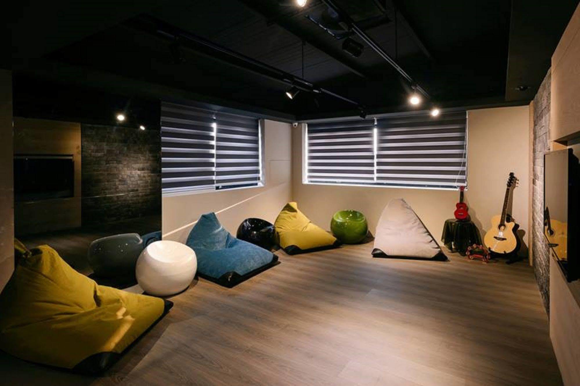 Kiwi Express Hotel-Taichung Station II Luaran gambar