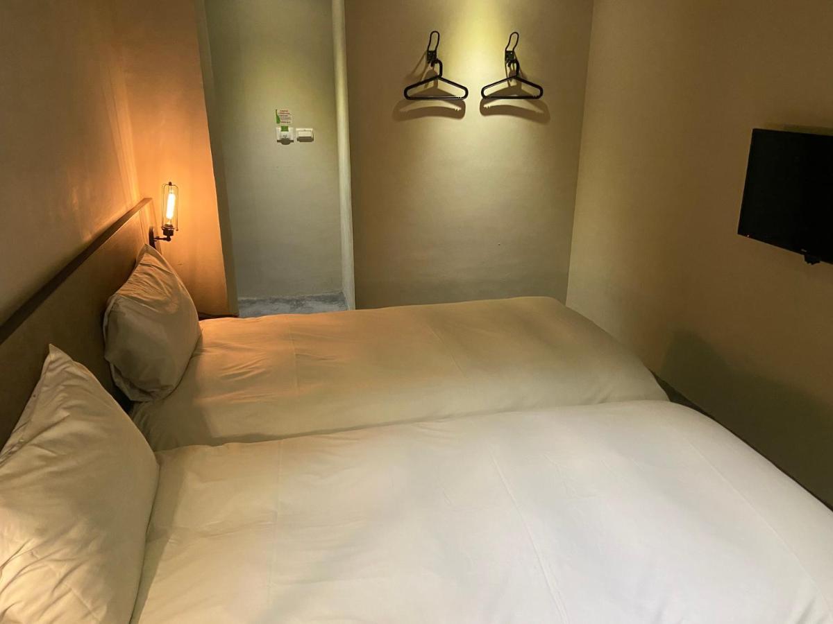 Kiwi Express Hotel-Taichung Station II Luaran gambar